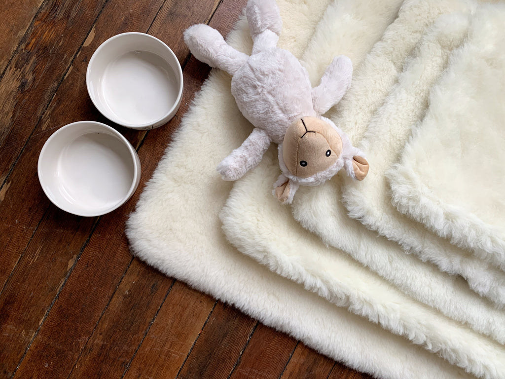 Sheep Wool Pet Mat, One-Inch Natural Wool Pile with Rubber or Cotton Canvas Backing in Six Sizes source image 2