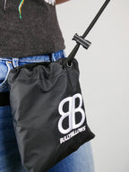 Dog Training Treat Pouch in Black, Weather-Resistant Fabric, Adjustable Waist Strap and Quick-Release Clip source image 2