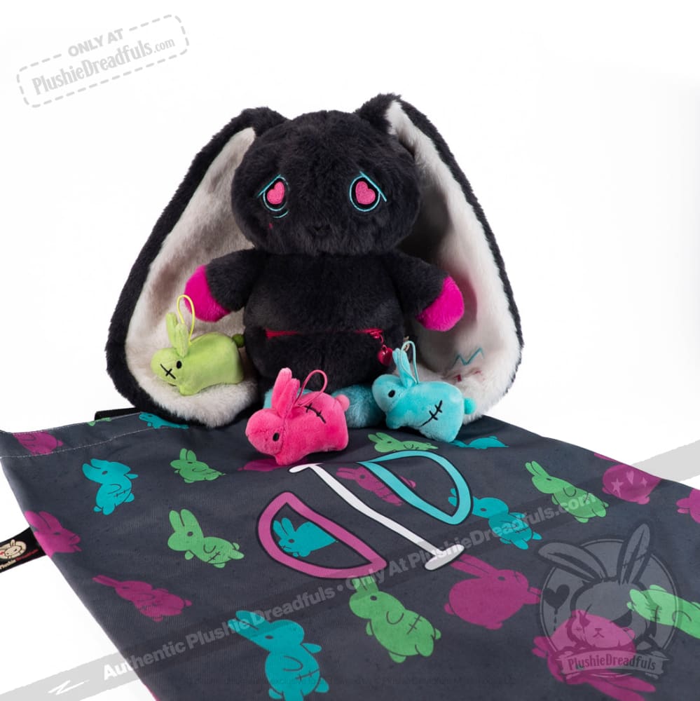 Pregnant Rabbit Plush Toy Set Featuring a 16.5-Inch Mama Bunny, Three Mini Kits and a Carry Tote source image 3