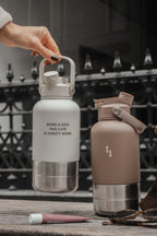 3-in-1 Dog Travel Water Bottle with 32 oz Reservoir and Two Detachable Bowls in Three Colors source image 3