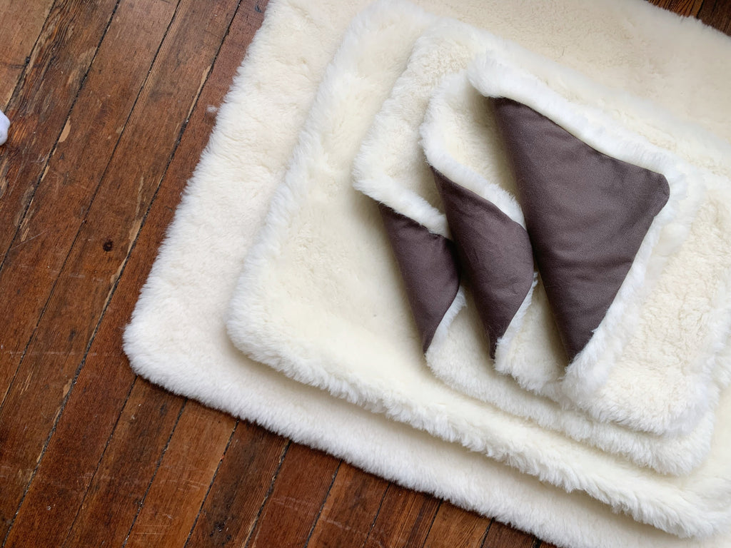 Sheep Wool Pet Mat, One-Inch Natural Wool Pile with Rubber or Cotton Canvas Backing in Six Sizes source image 3