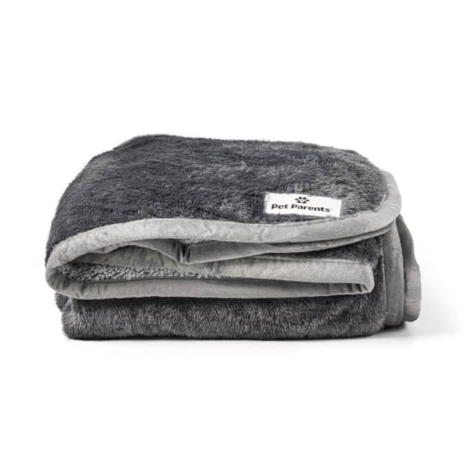 Waterproof Pet Blanket, Reversible Faux Fur and Absorbent Sherpup Layers for Beds, Couches, Crates and Cars source image 4