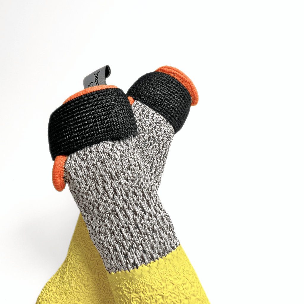 All-Season Dog Boots, Flexible Grip Soles in a Lightweight Set of Four for Hot Pavement and Winter Walks source image 8