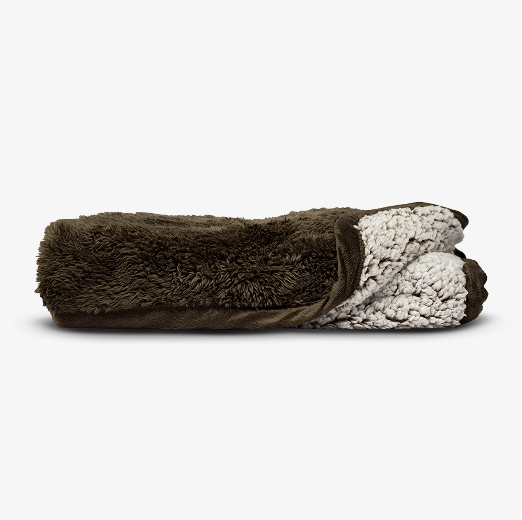 Waterproof Pet Blanket, Reversible Faux Fur and Absorbent Sherpup Layers for Beds, Couches, Crates and Cars source image 8