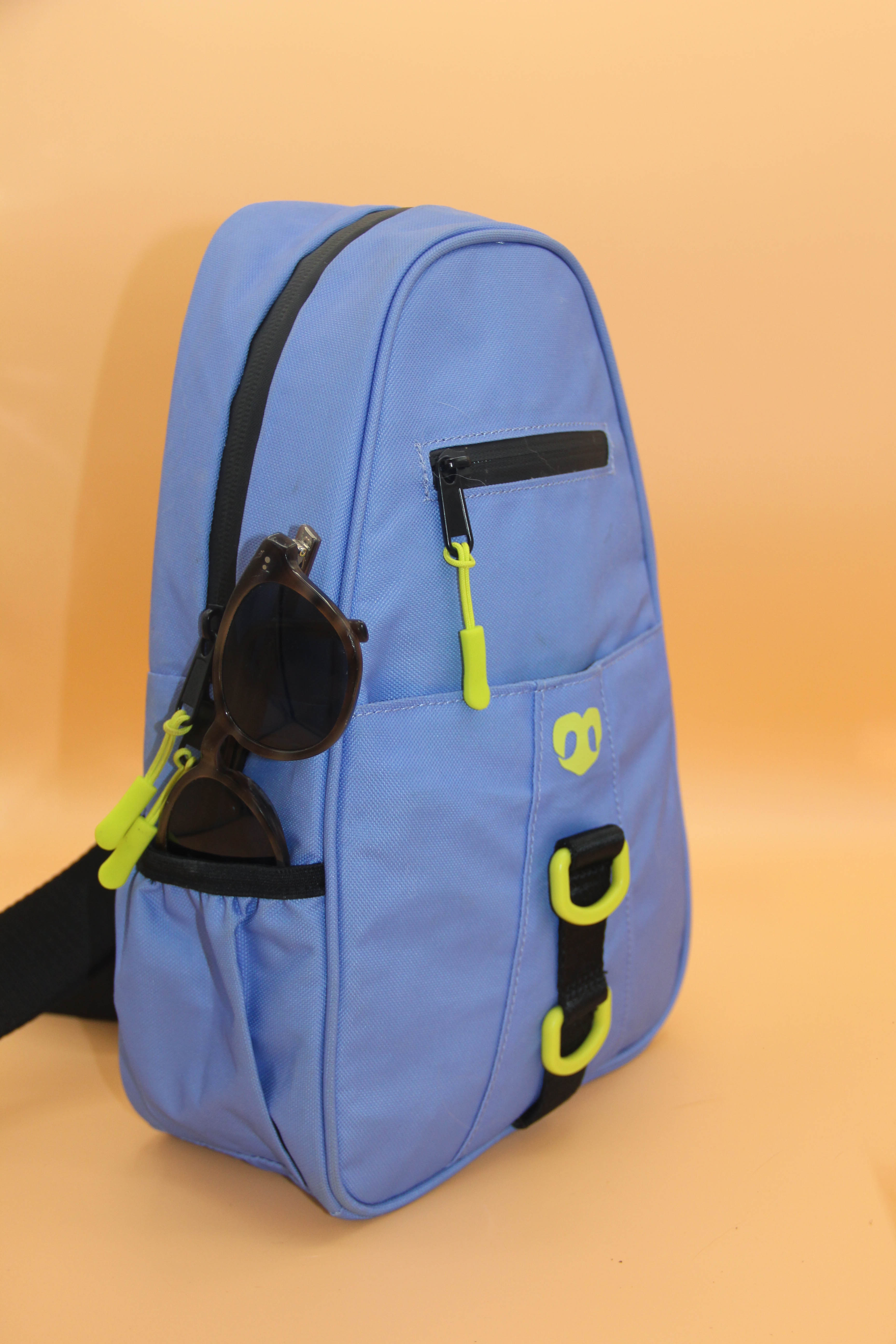 Waterproof Dog Walking Shoulder Bag, Organized Treat and Waste Storage for Training and Daily Outings source image 9