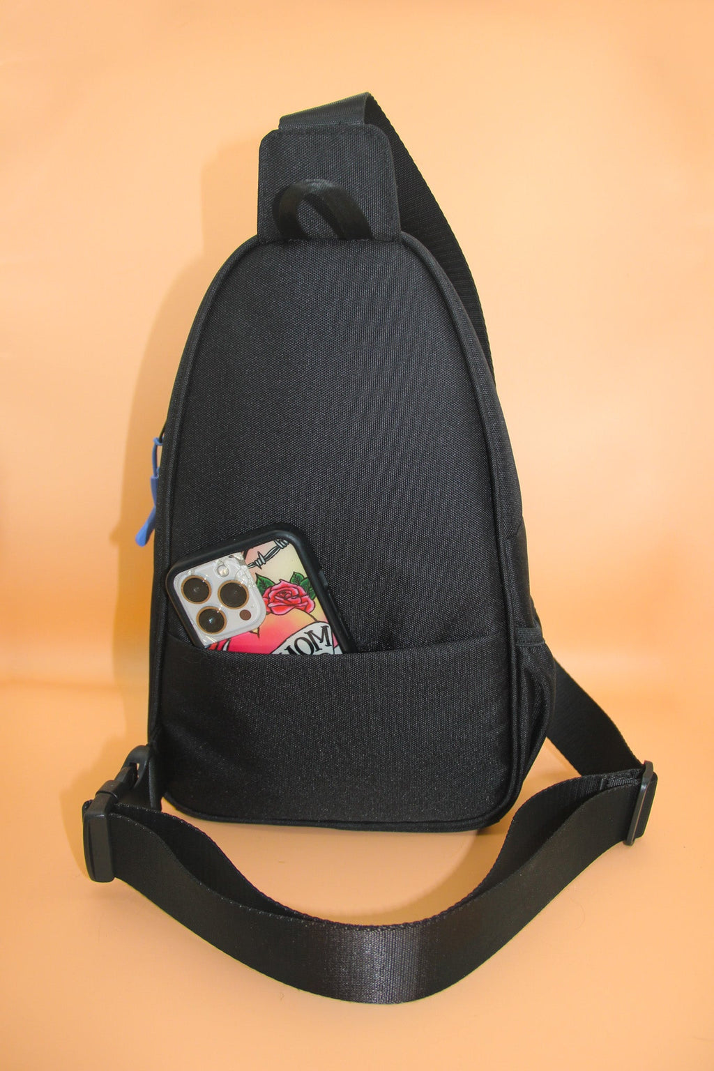 Waterproof Dog Walking Shoulder Bag, Organized Treat and Waste Storage for Training and Daily Outings source image 17