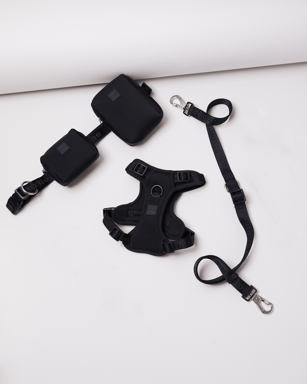 Hands-Free Dog Walking Set for Waist or Shoulder Wear, Neoprene Harness and Compact Pouch Bundle source image 37