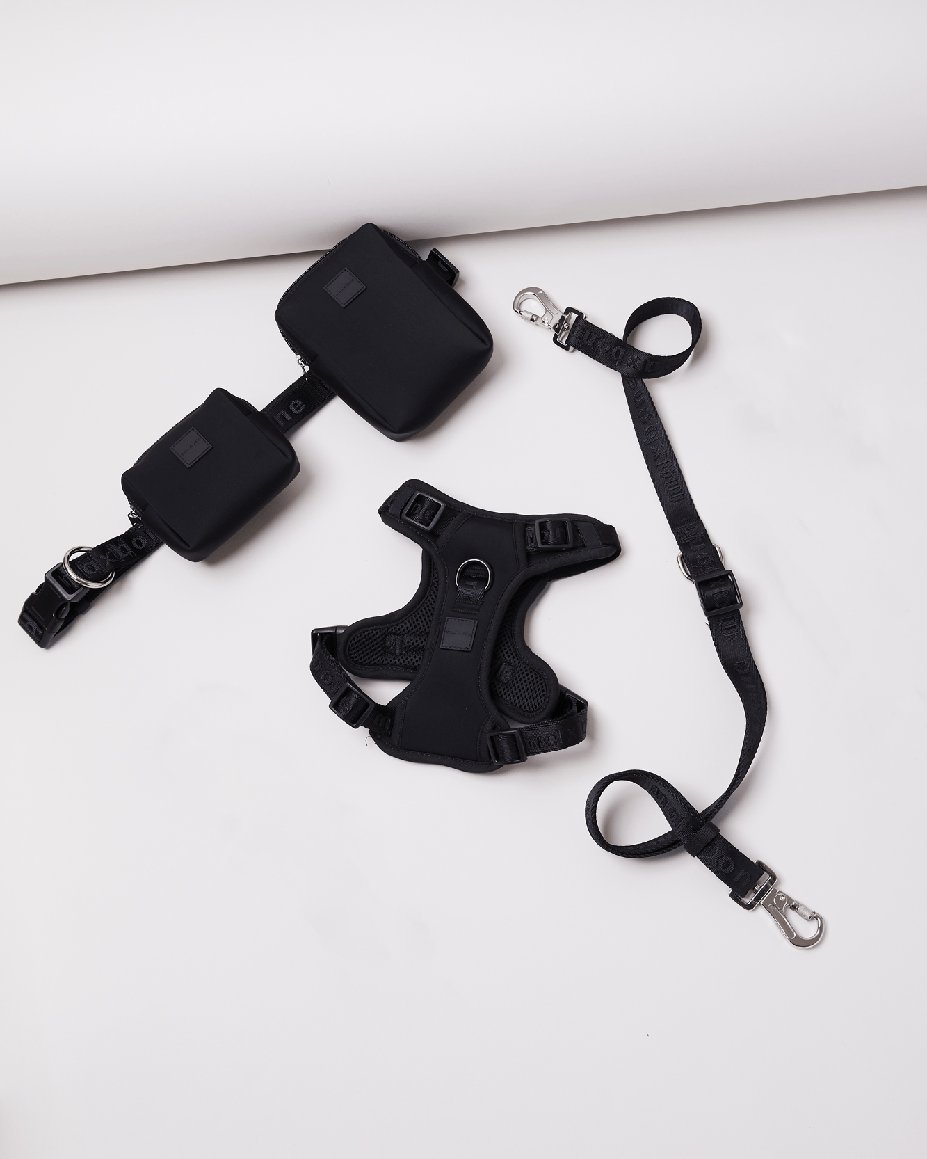 Hands-Free Dog Walking Set for Waist or Shoulder Wear, Neoprene Harness and Compact Pouch Bundle source image 37