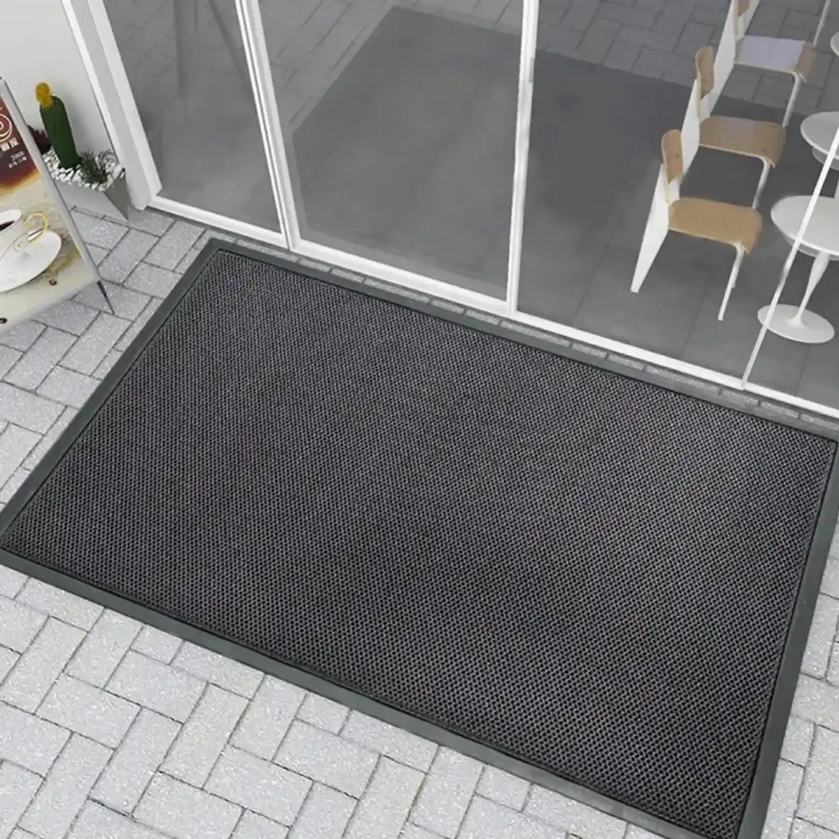 Outdoor Muddy Paw Mesh Door Mat product image 1