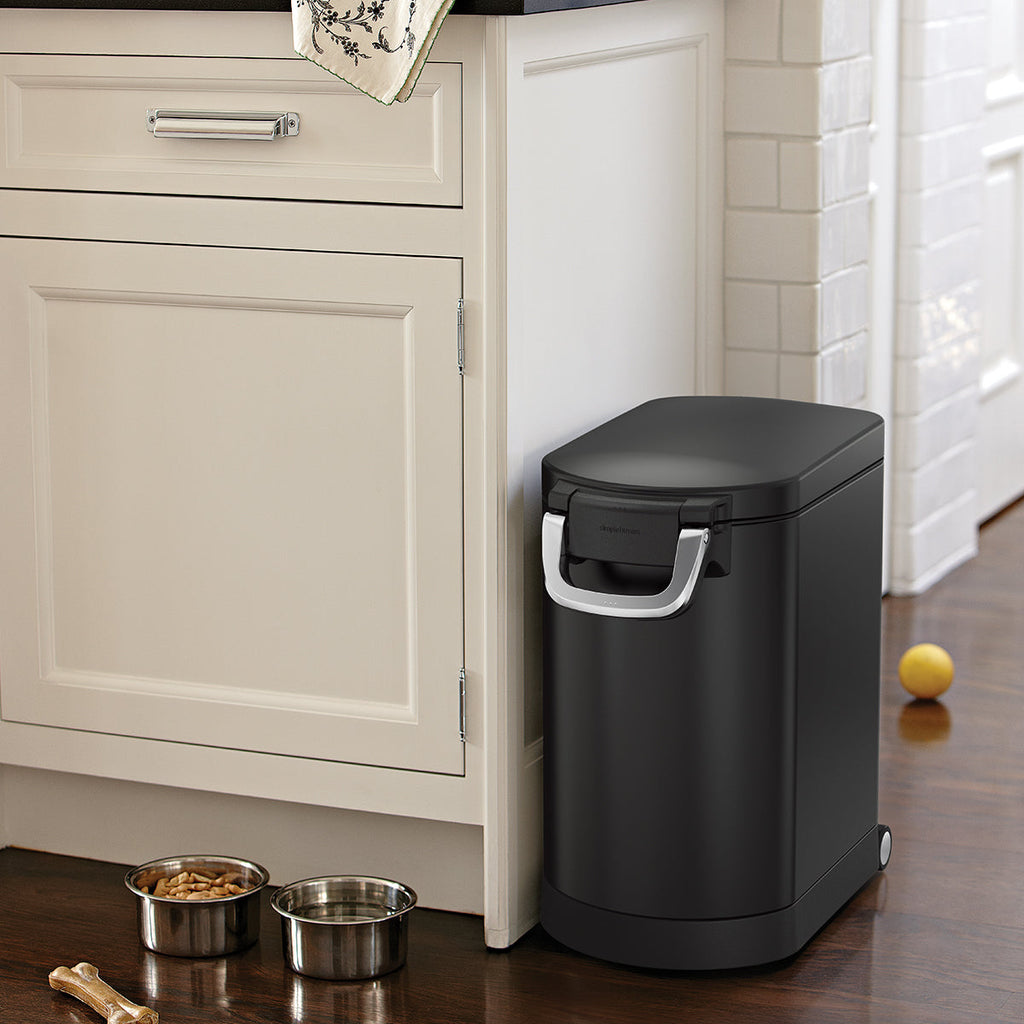 Medium Airtight Pet Food Storage Bin product image 12