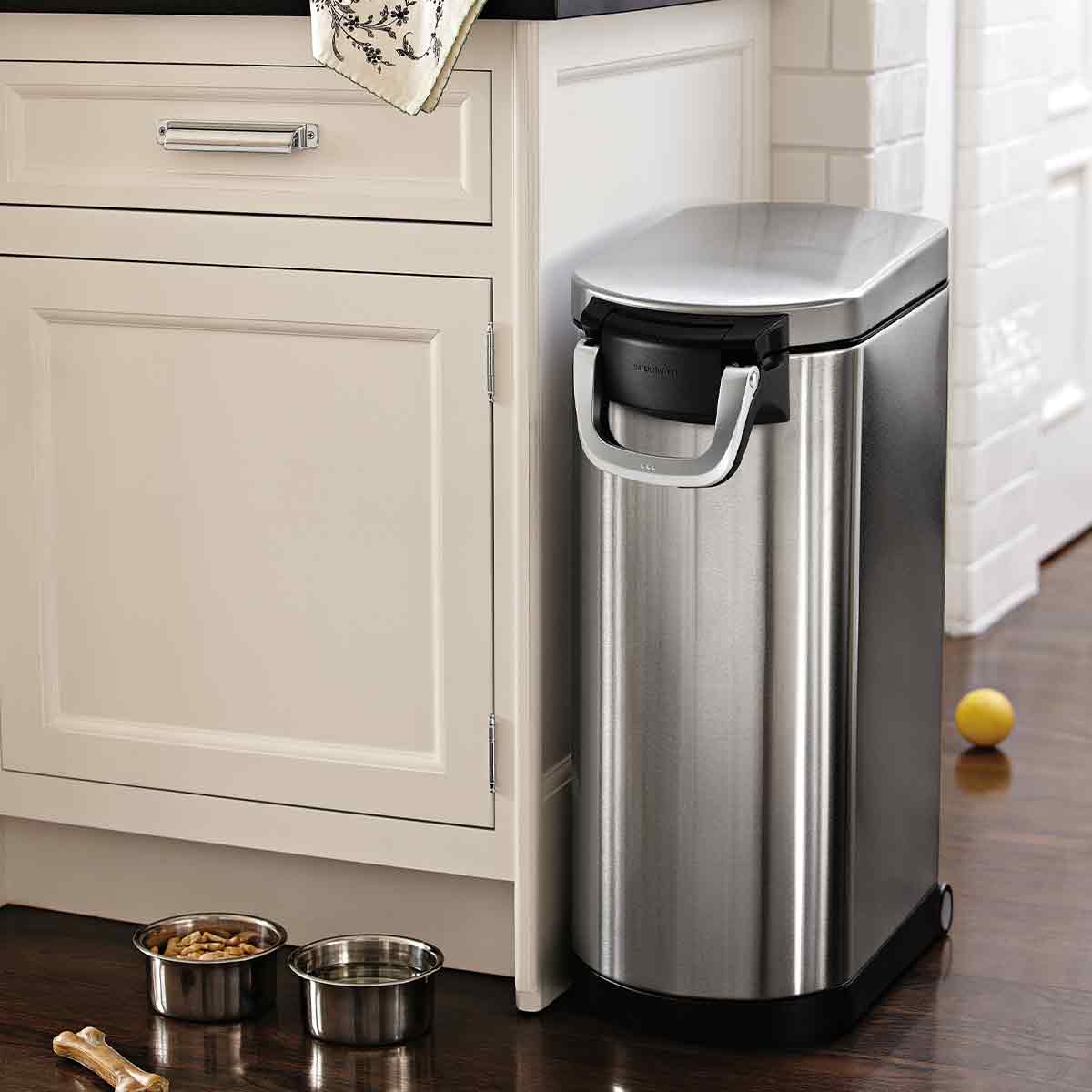 Extra Large Airtight Pet Food Storage Bin product image 7