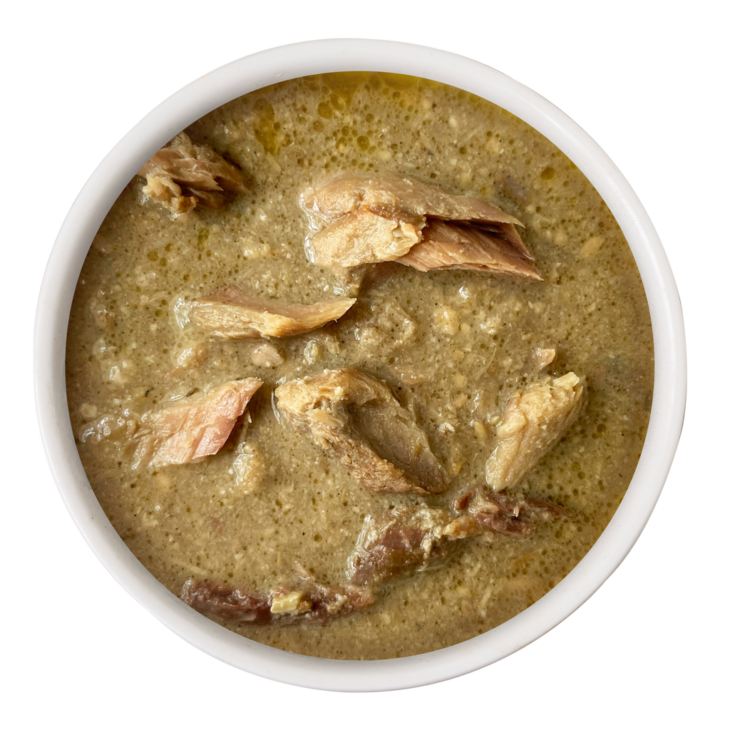 Cat Person Salmon & Mackerel Shreds in Broth provides balanced, protein-rich nutrition with real meat to keep your cat happy and healthy.